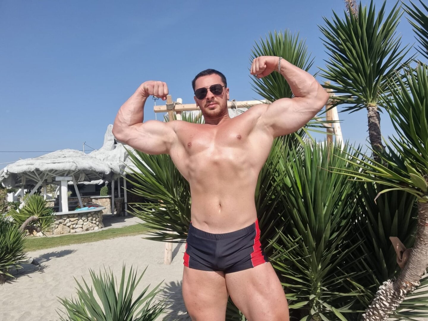 Live Muscle Show - Bodybuilder WebCam