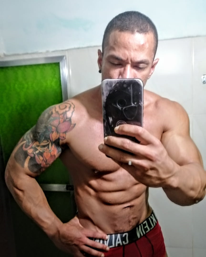 Live Muscle Show - Bodybuilder WebCam